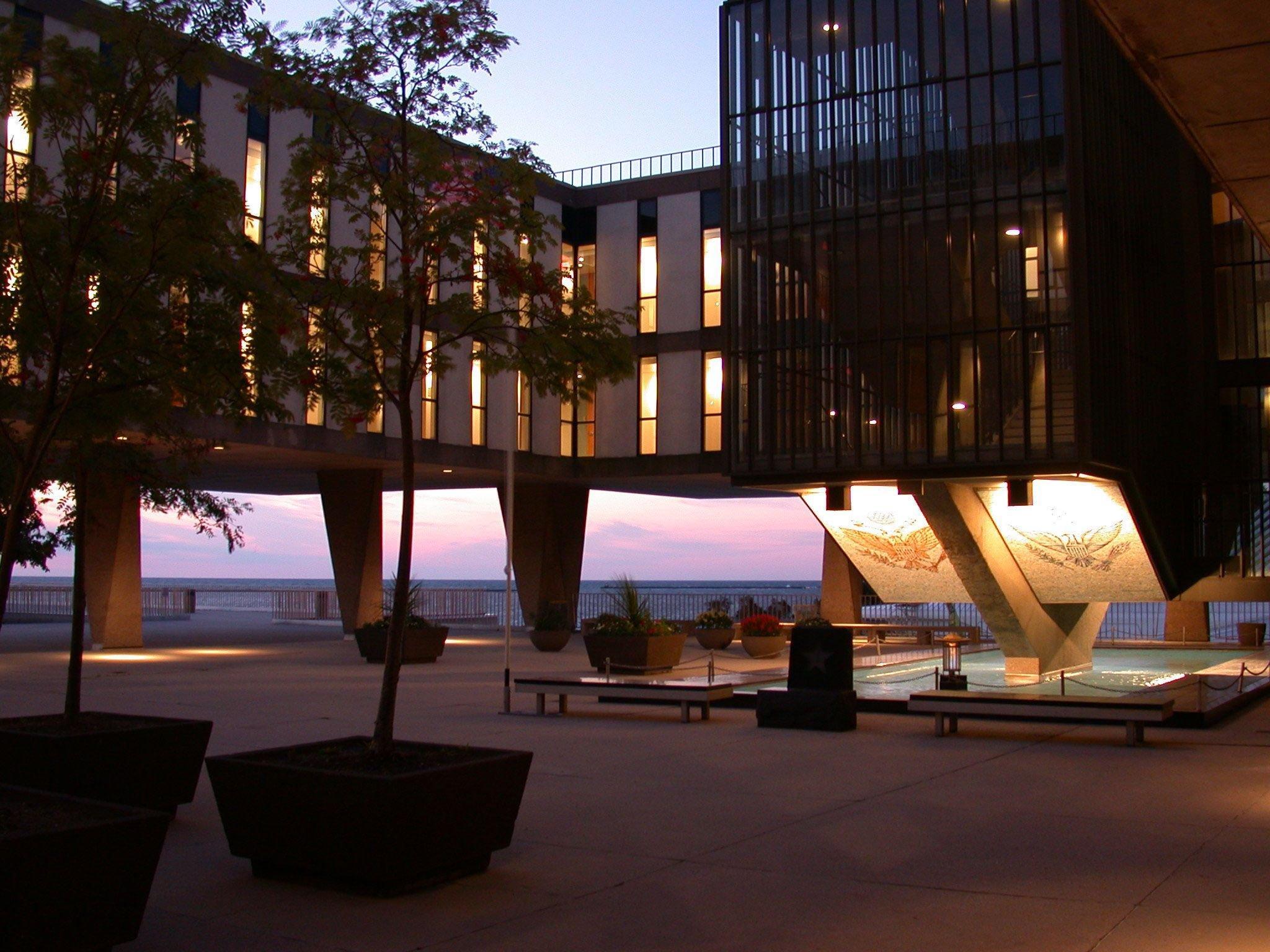 Hotel Crowne Plaza Milwaukee South By Ihg Exterior foto
