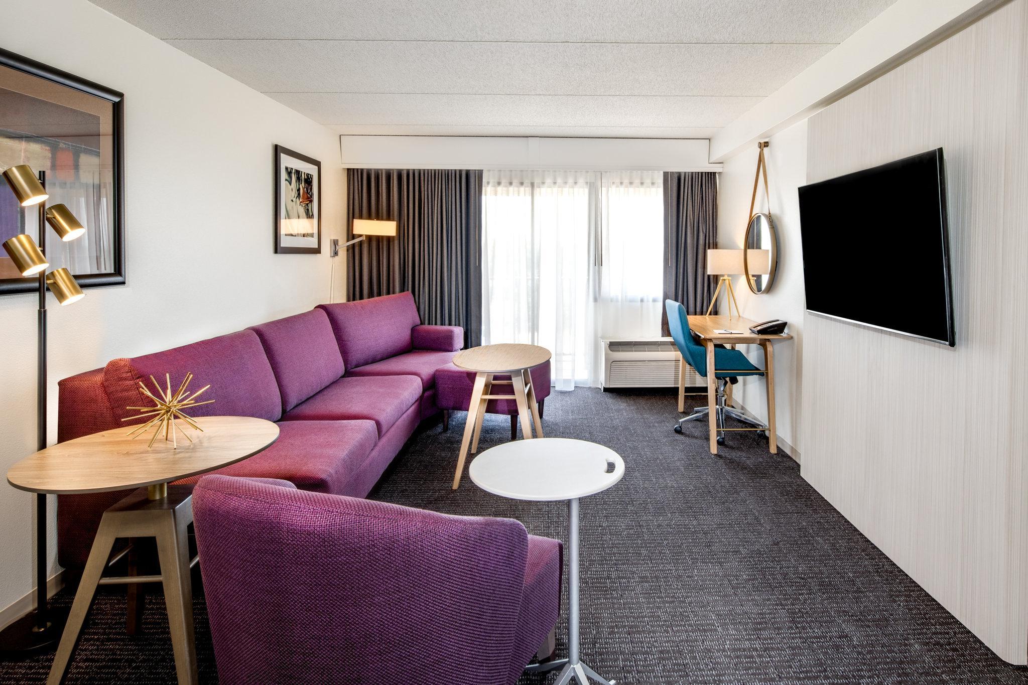 Hotel Crowne Plaza Milwaukee South By Ihg Exterior foto