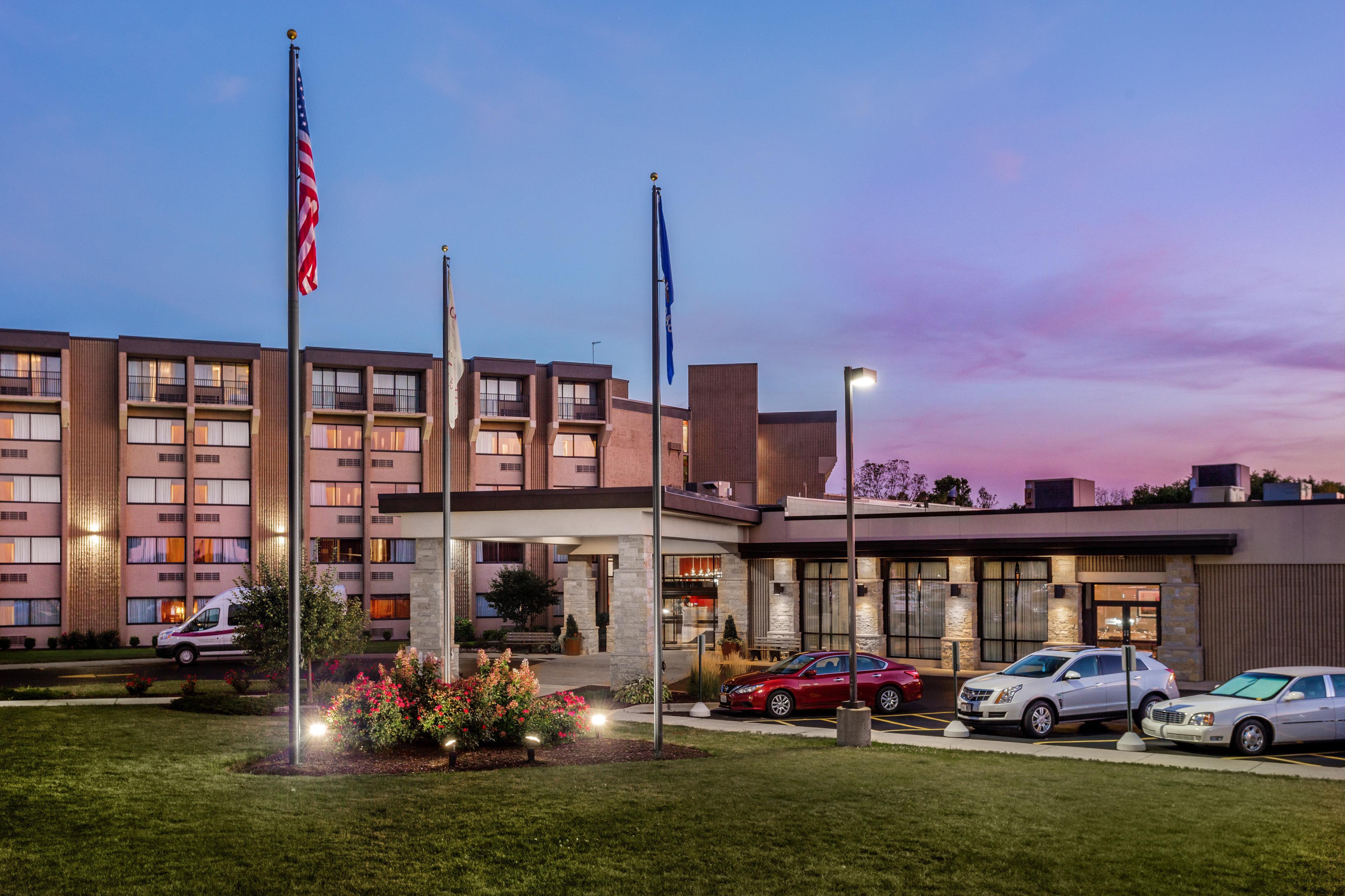 Hotel Crowne Plaza Milwaukee South By Ihg Exterior foto