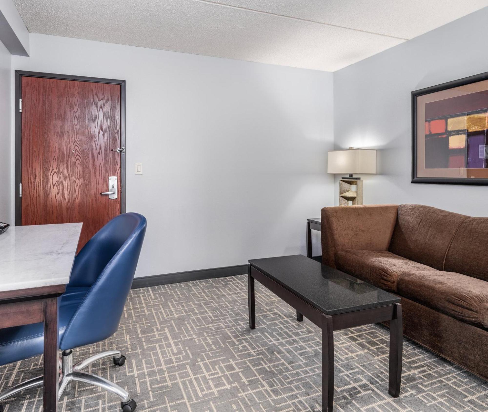 Hotel Crowne Plaza Milwaukee South By Ihg Exterior foto